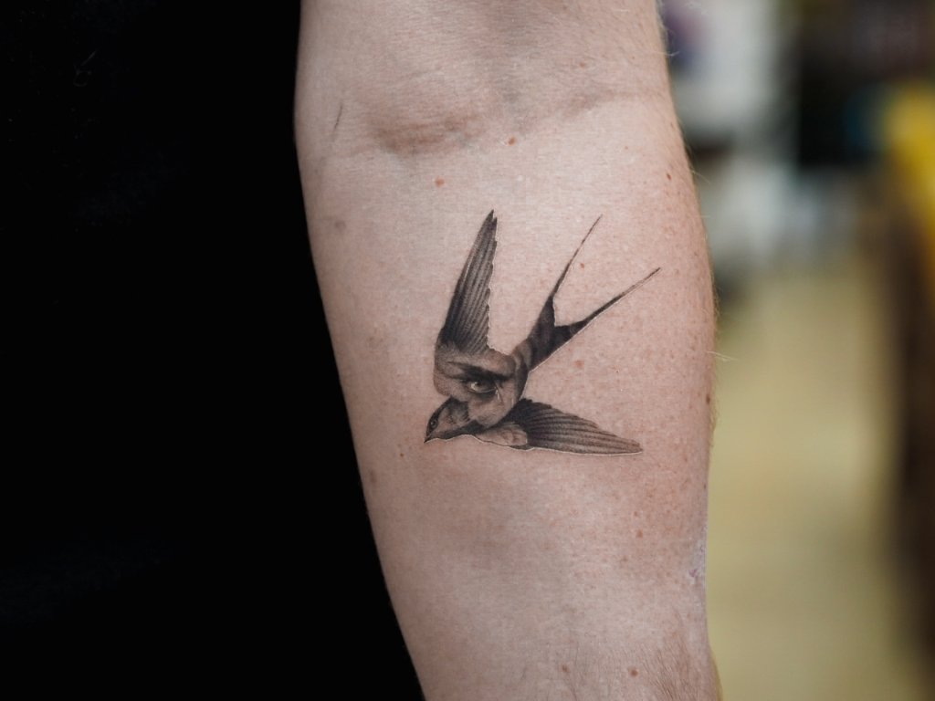 fine line tattoo by Hernan at The Sunroom LA, Santa Monica CA