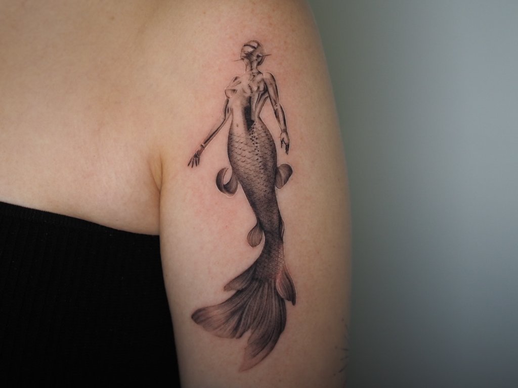 fine line tattoo by Hernan at The Sunroom LA, Santa Monica CA