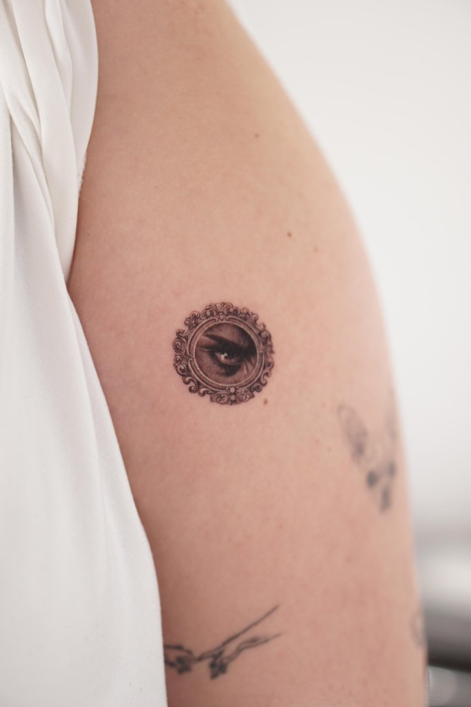 fine line tattoo by Hernan at The Sunroom LA, Santa Monica CA