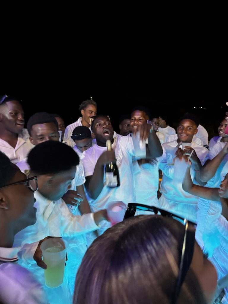 Ferragosto All White Party music and energy