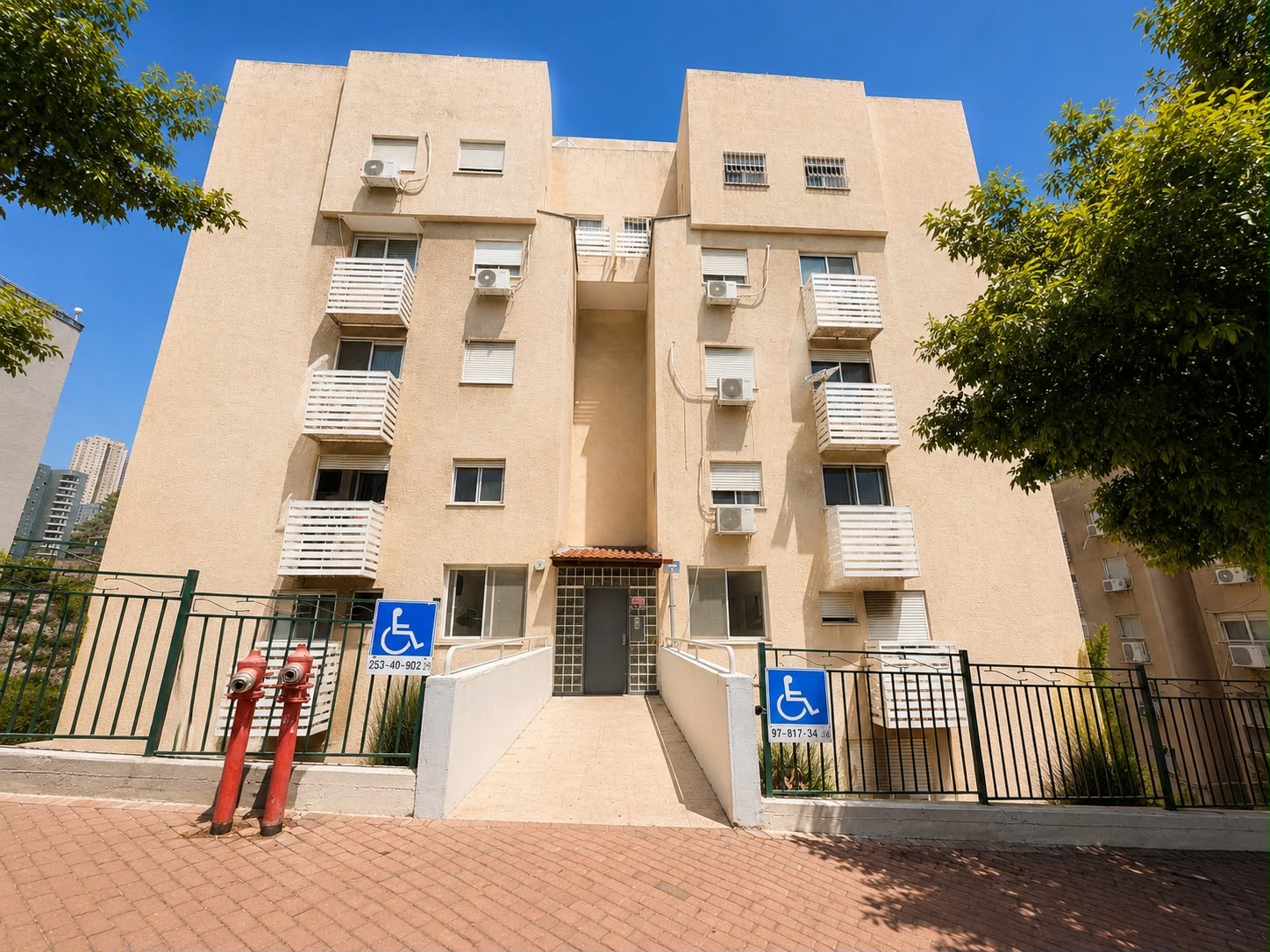 דירת 3 חדרים מוארת ברחוב יפה נוף, גבעת נשר
