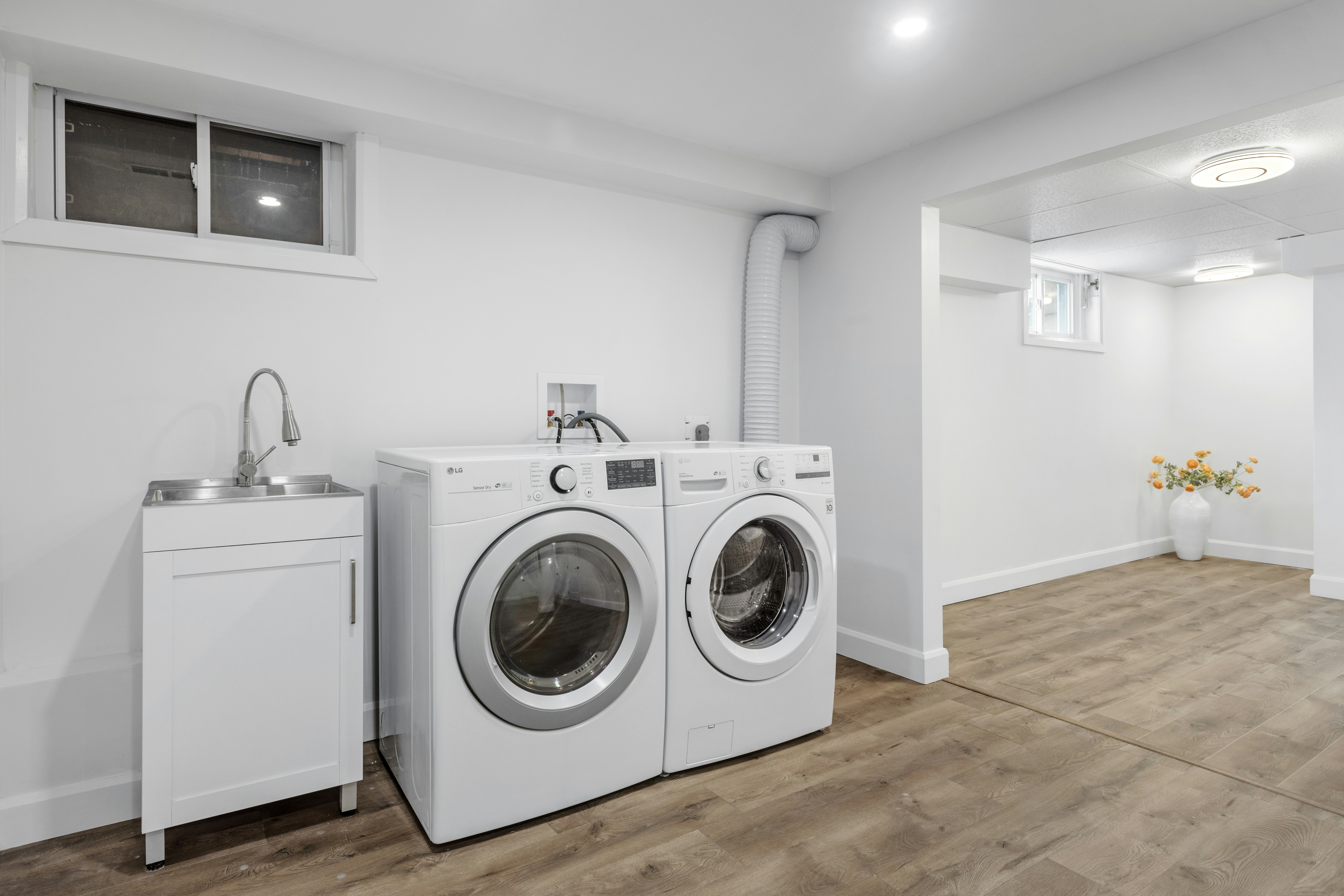 Avenue Road Lower Level laundry area