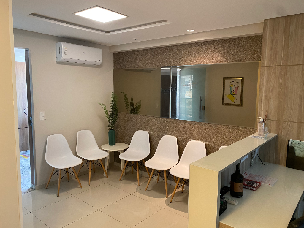 Sala de espera confortável da Clínica Espaço Hévolus