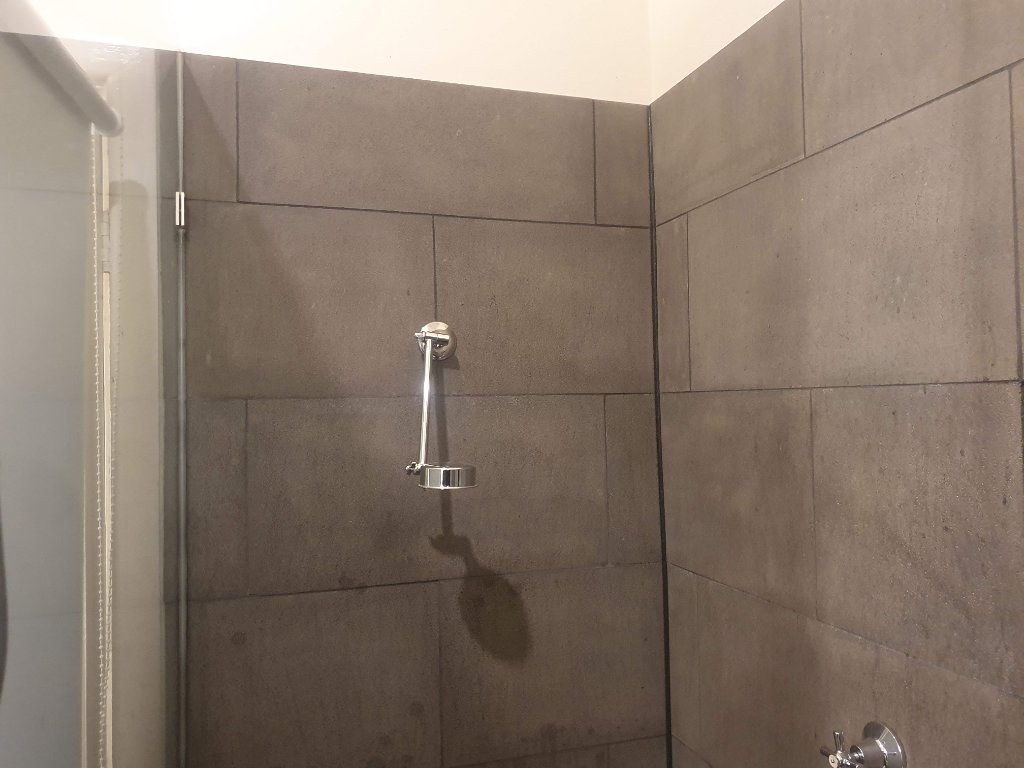 Defective shower installation before rectification