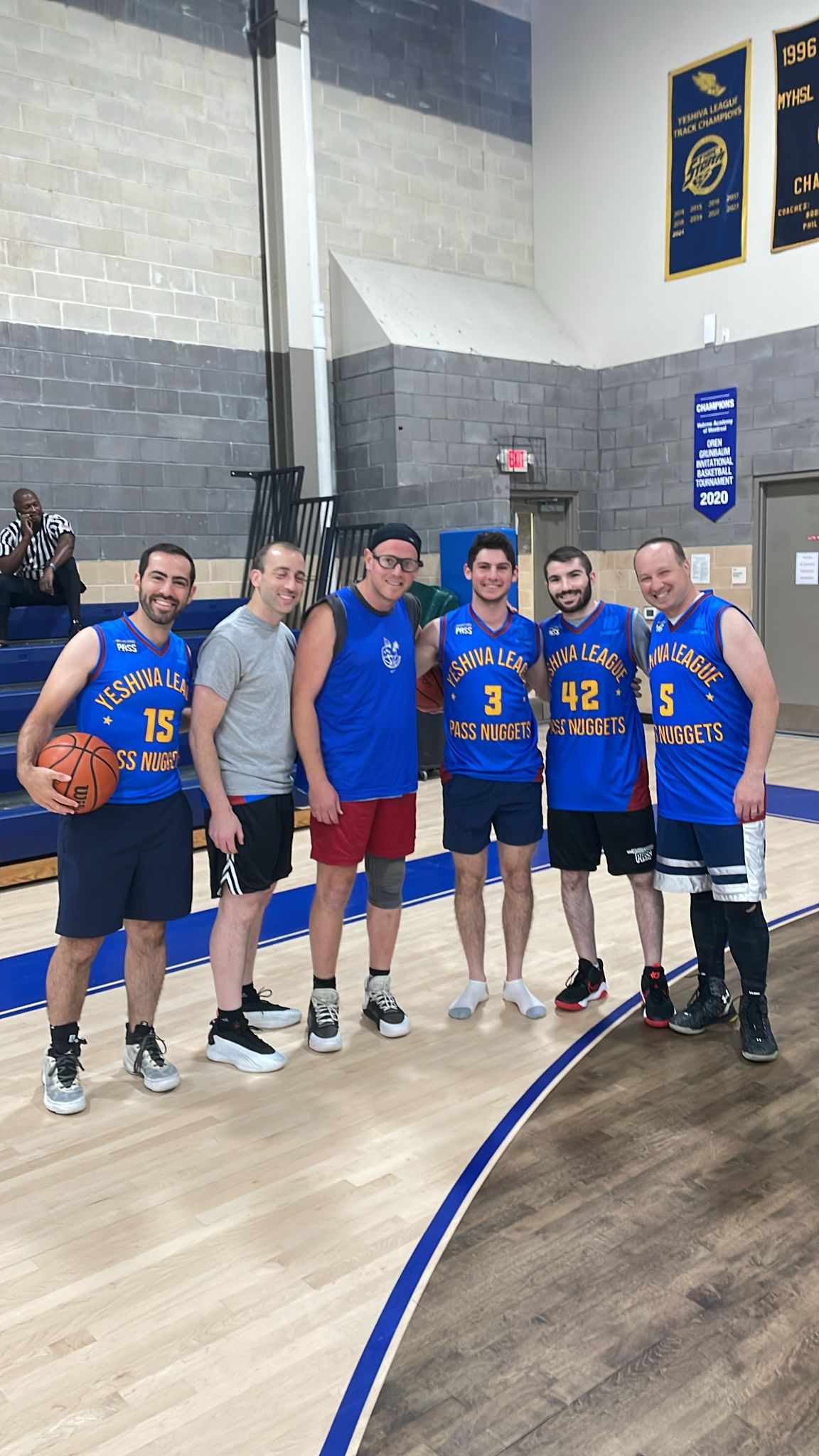 Yeshiva League Pass Nuggets team photo