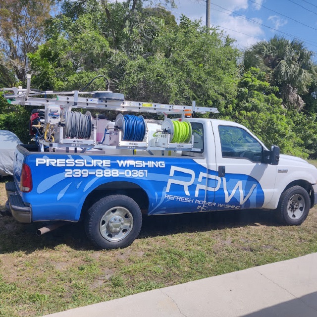 Professional pressure washing in Gateway FL