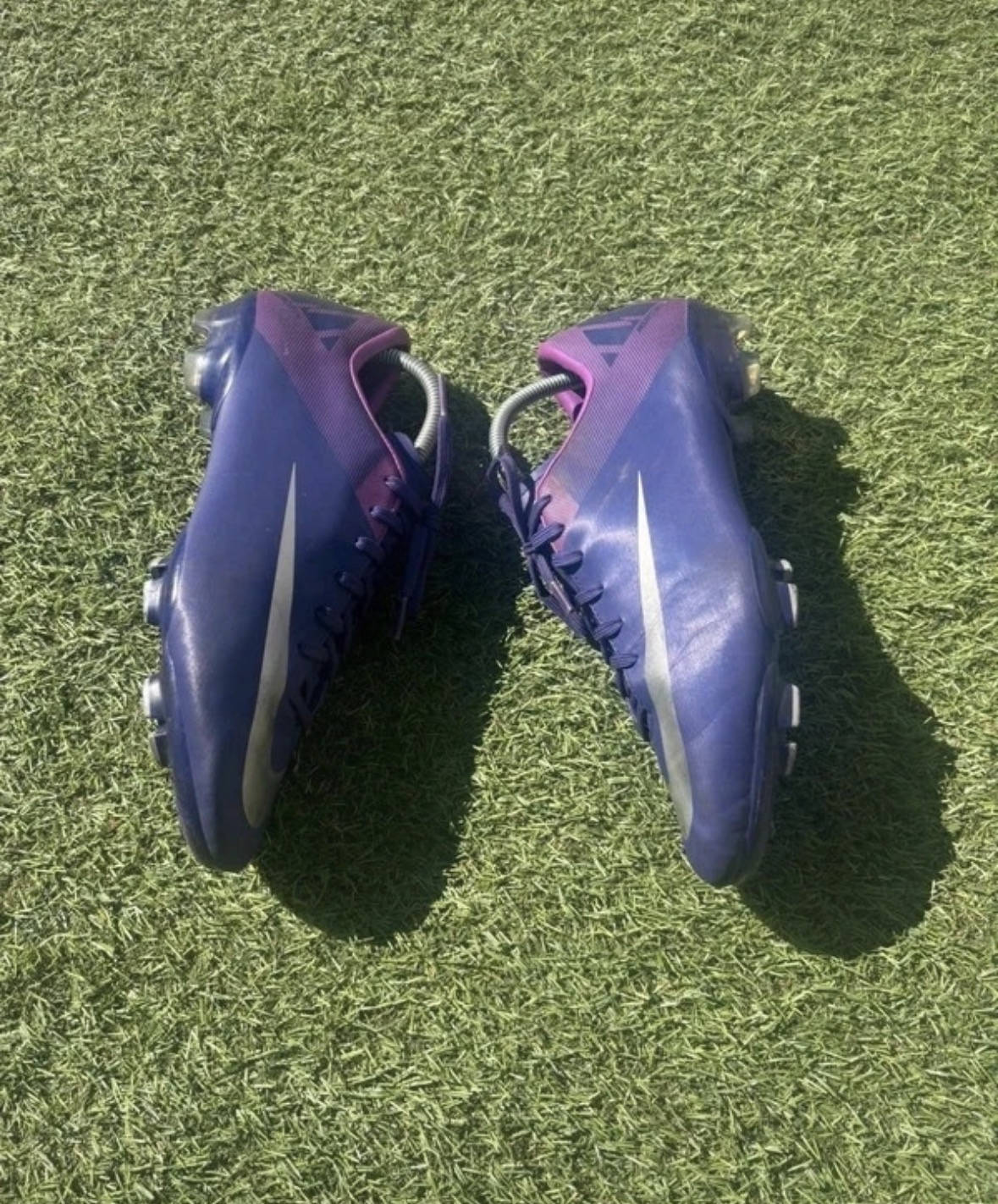 Crampons Nike Mercurial violets swoosh argent - Très bon état