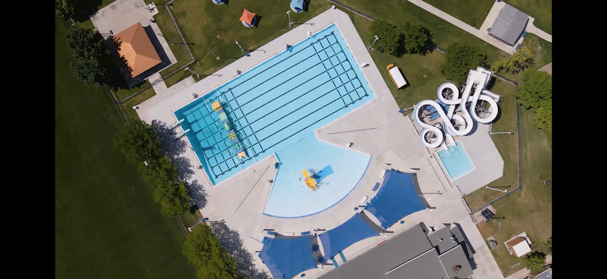 Overhead view of the lap pool and leisure pool