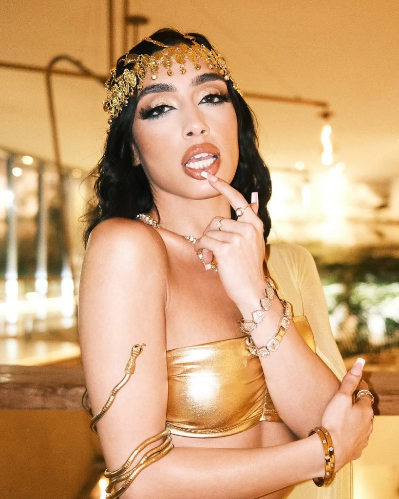 Inas X — Queen of Gold