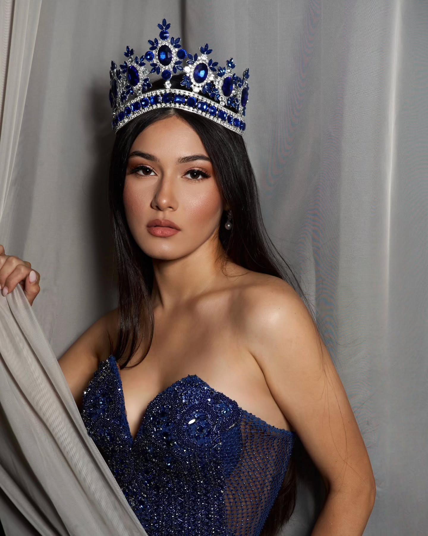 Victoria Sofia Tabora — Crowned