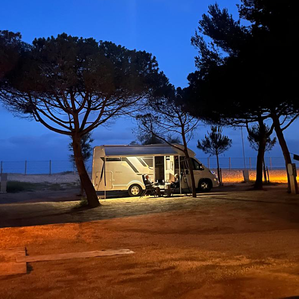 Estacionar y pernoctar