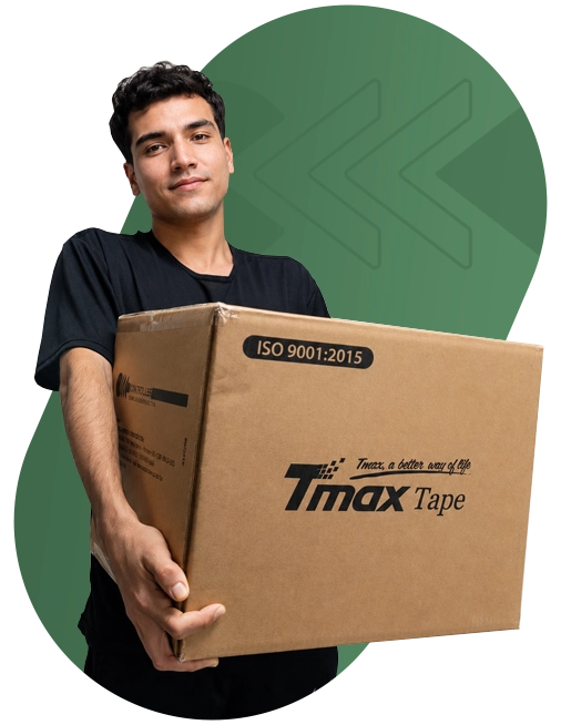Distribuidor segurando caixa de produtos Tmax