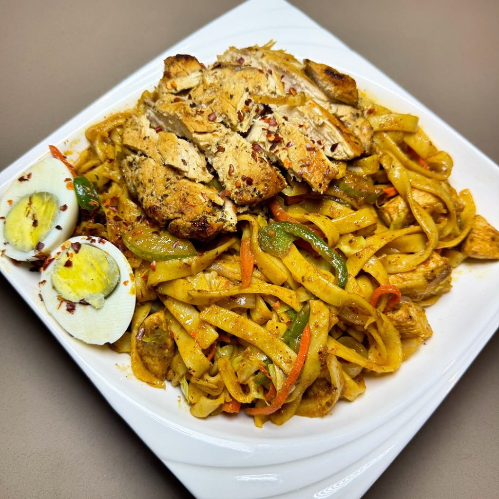 Stir-Fry Pasta with Grilled Chicken & Egg