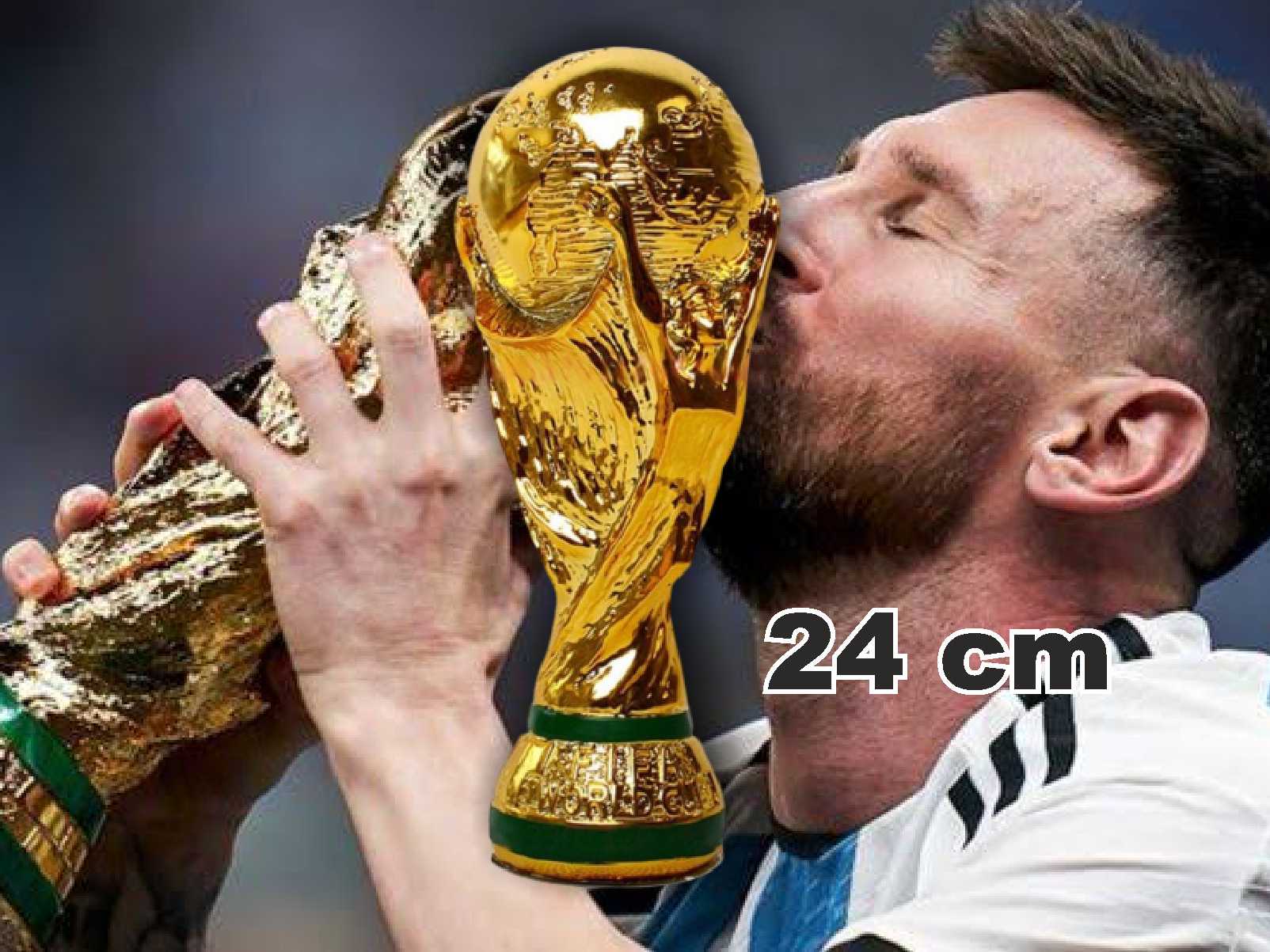 K1121 COPA DEL MUNDO ALT 24CM PESO 700 grs