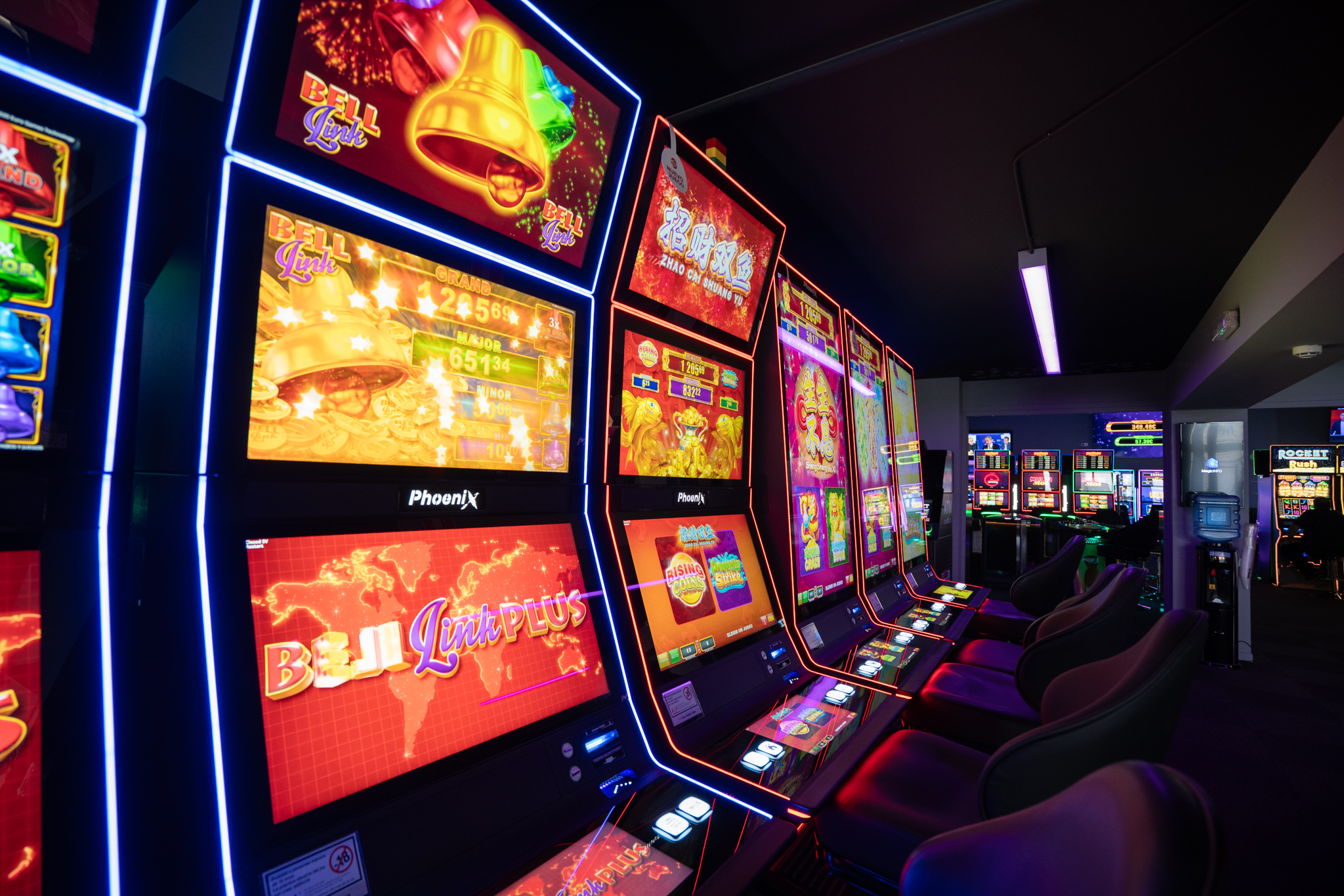 Fila de máquinas slots Bell Link del Bingo Fortuna