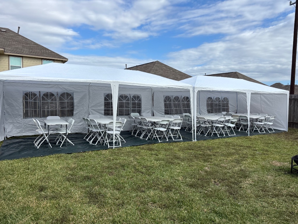 Double canopy with patio heaters — cozy winter luxury 🌡️