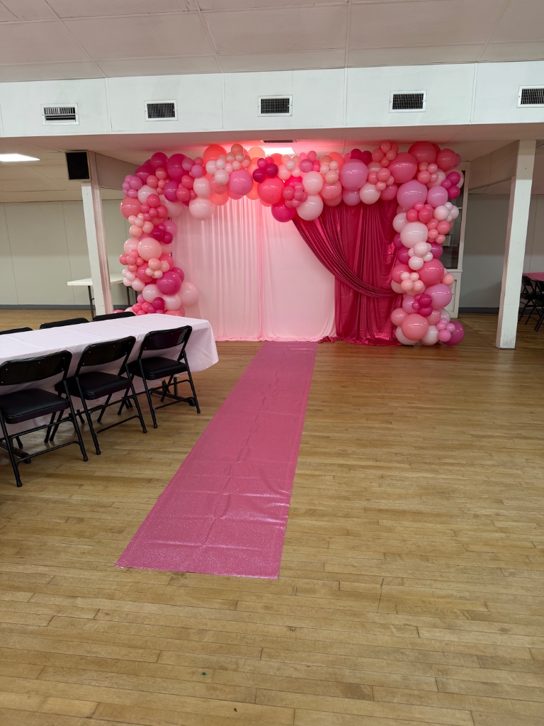 Full blush pink arch — dreamy & runway-ready 💗