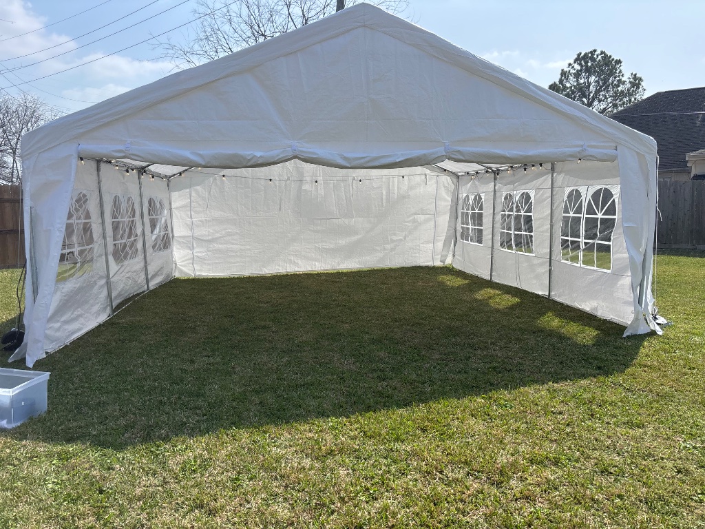 White frame tent — spacious, elegant side view ⛺