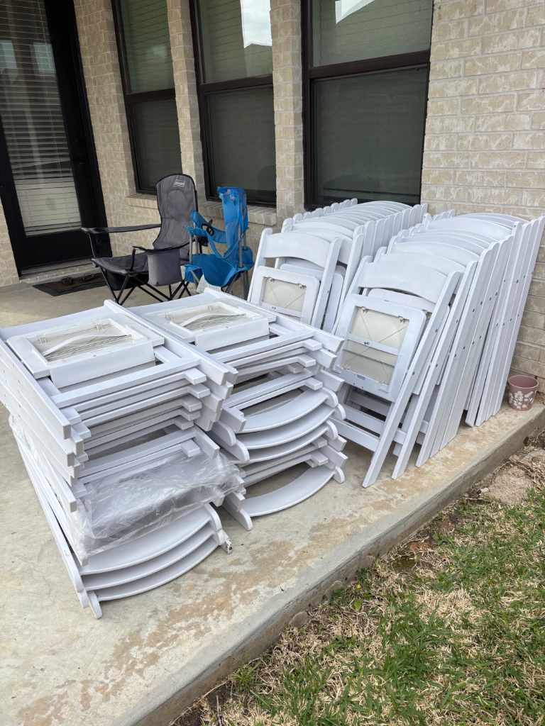 White resin chairs — impeccable & delivery-ready 🪑
