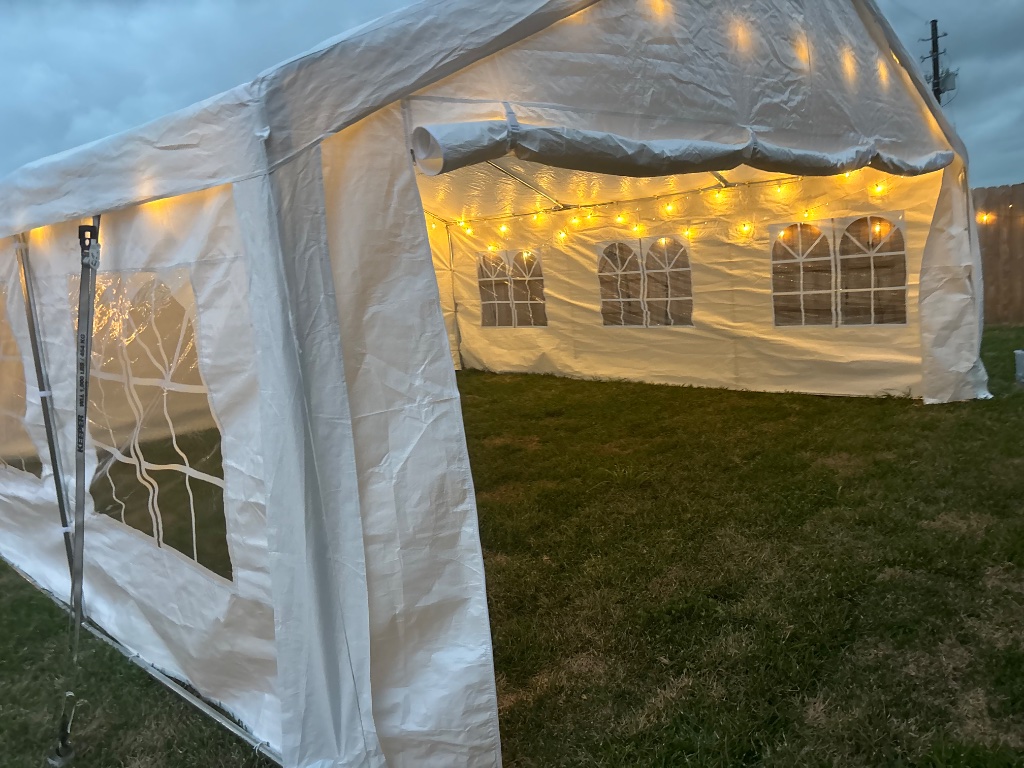 Outdoor dining along a covered walkway — golden hour glow 🌅