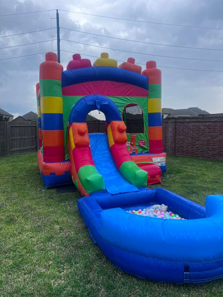 Lego bounce house with slide & ball pit 🎪