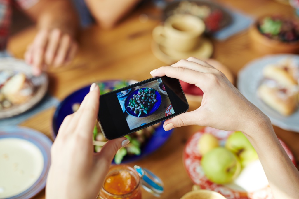 The Best Wedding Photo Apps in 2026: An Honest Comparison
