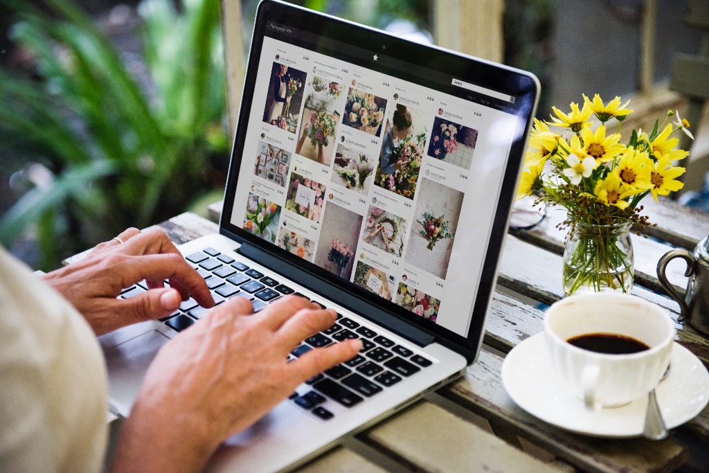 How to Wow Clients With a Live Photo Wall at Their Event