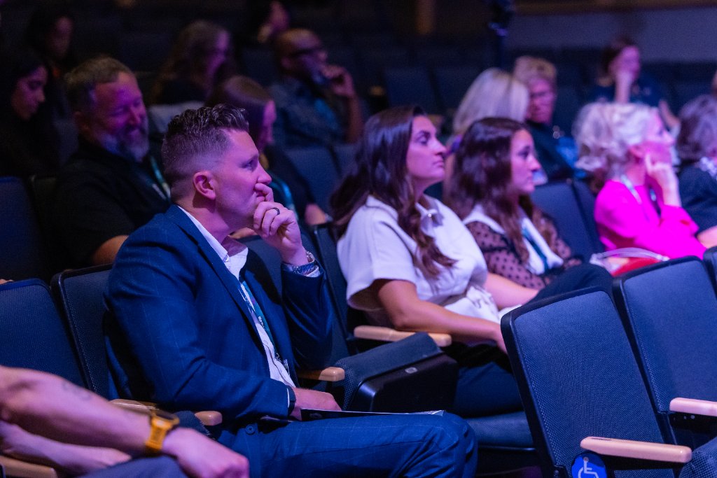 What Makes a Business Conference Speaker's Perspective Valuable?