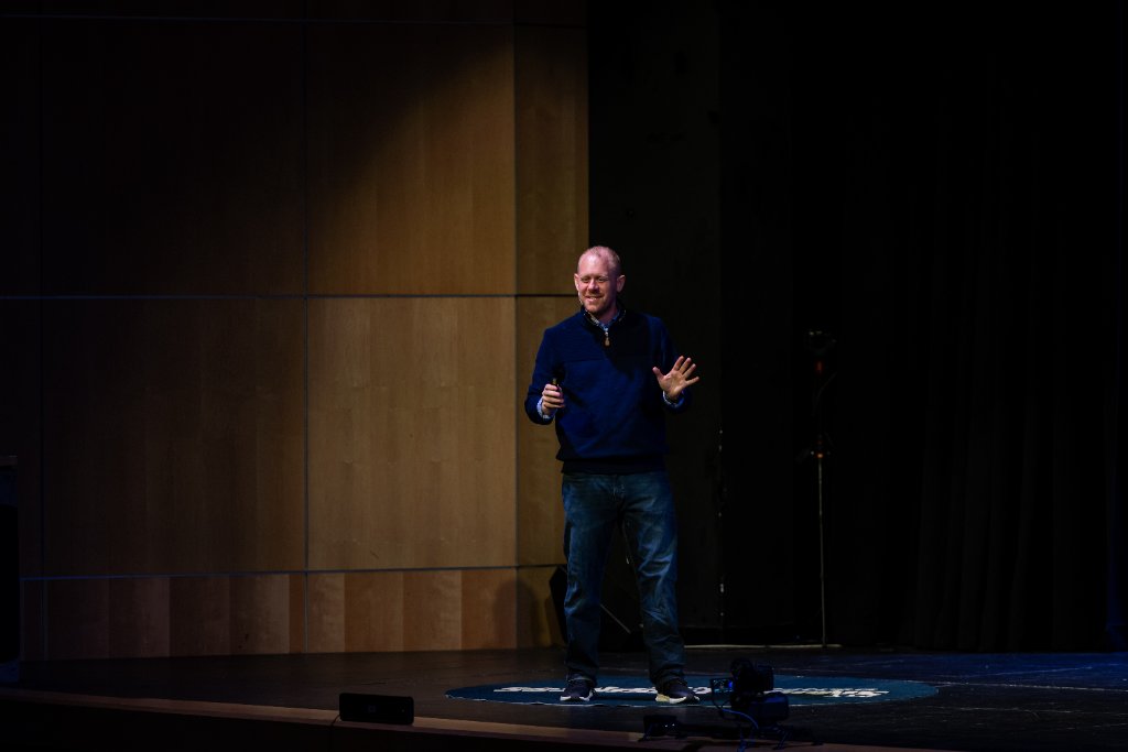 Why Business Conferences Need Speakers From More Industries