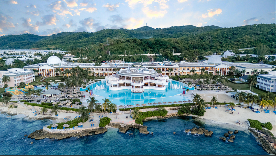 Grand Palladium Lady Hamilton Resort & Spa All Inclusive