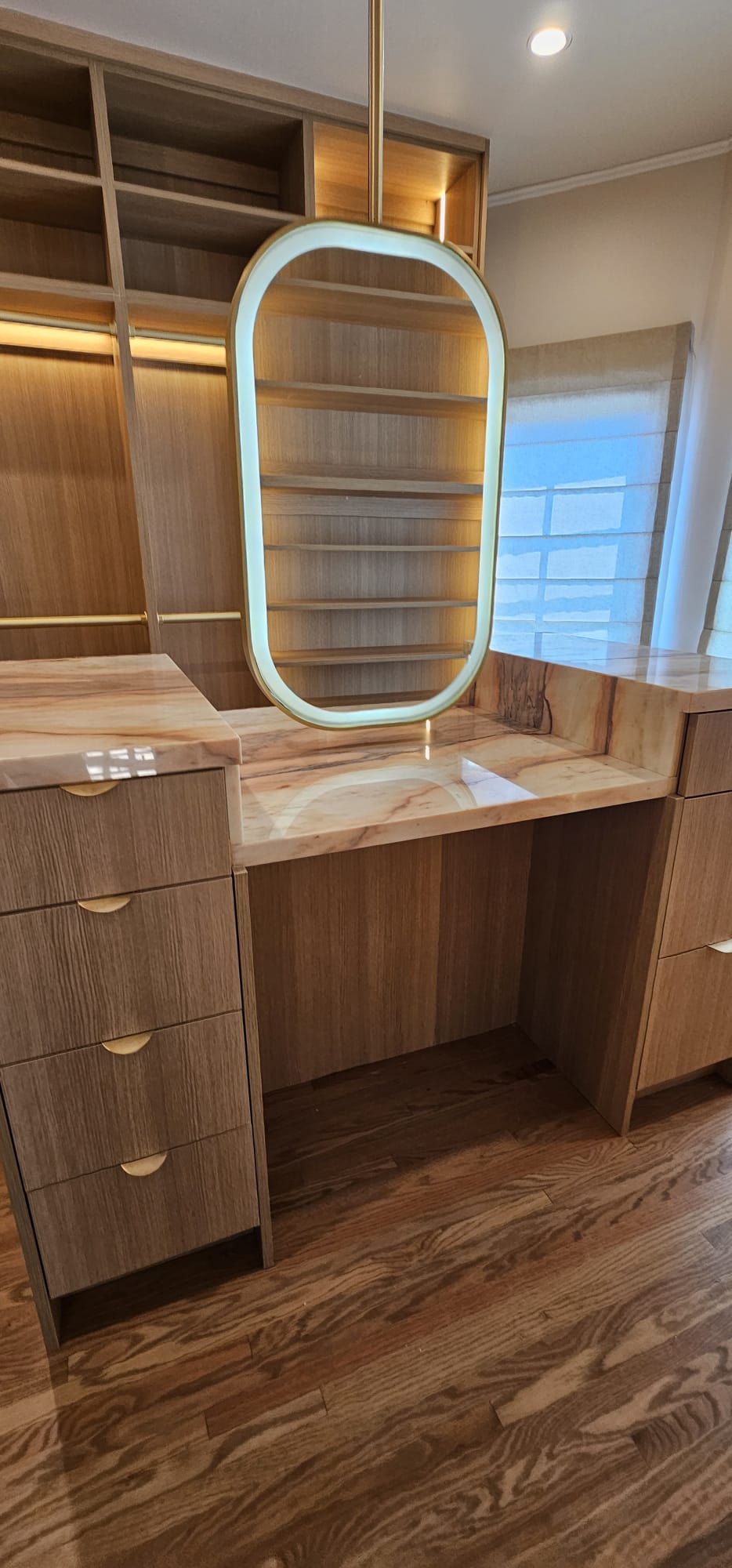 Beverly Hills Walk in Closet - Image 7