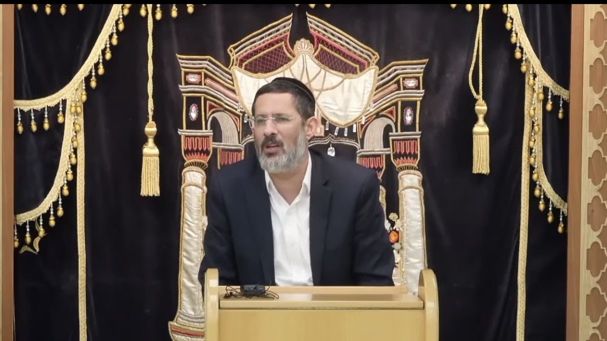 דרמה בנתניה | בית הדין המיוחד בראשות הגר"ש אליהו באזהרה חריפה