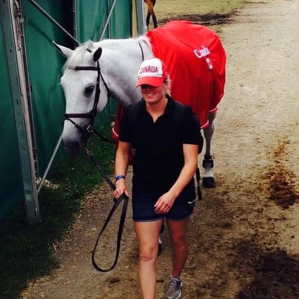 Jessica grooming Coup de Chance in Ascona, Switzerland