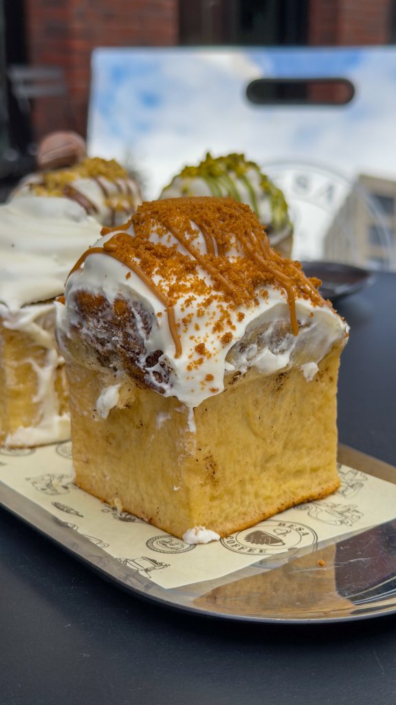 Large Bischoff Cinnamon Bun
