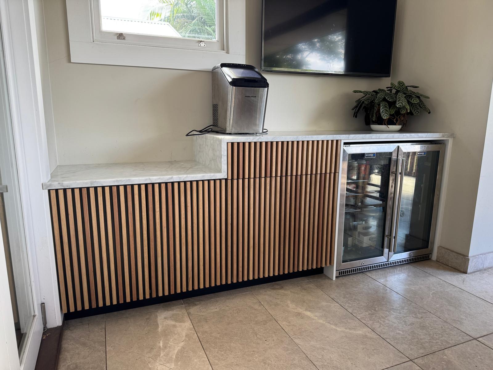 Custom outdoor kitchen by MJ Leckie Carpentry — Alfresco Bar & Beverage Station with Marble Benchtop