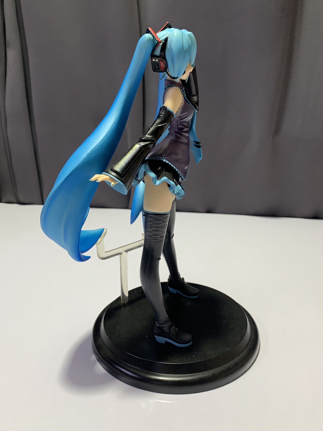 YU006-087 Figure Model 6