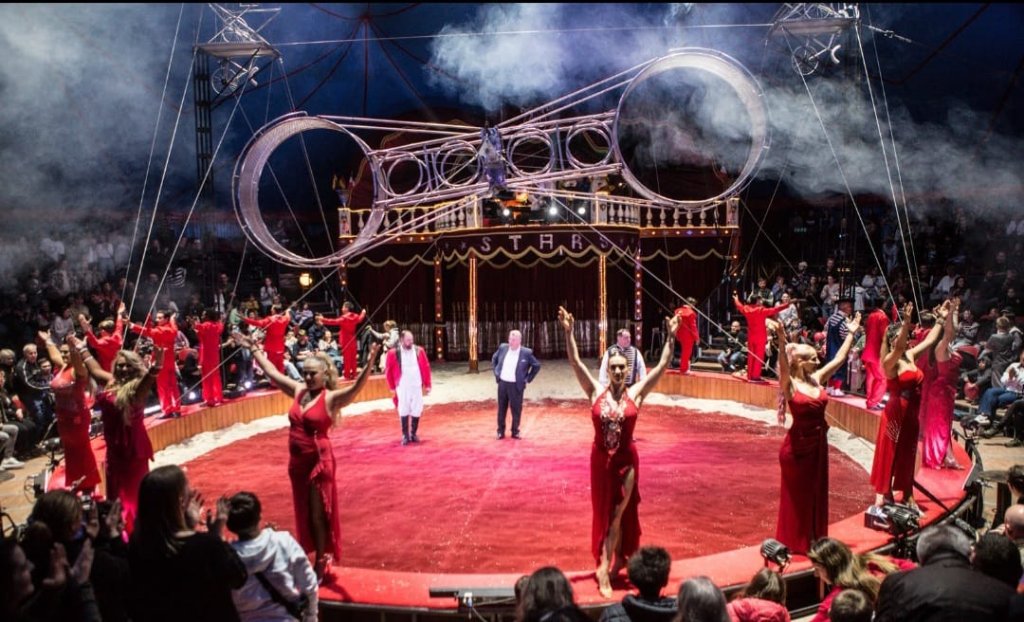 Circus Finale - Ensemble