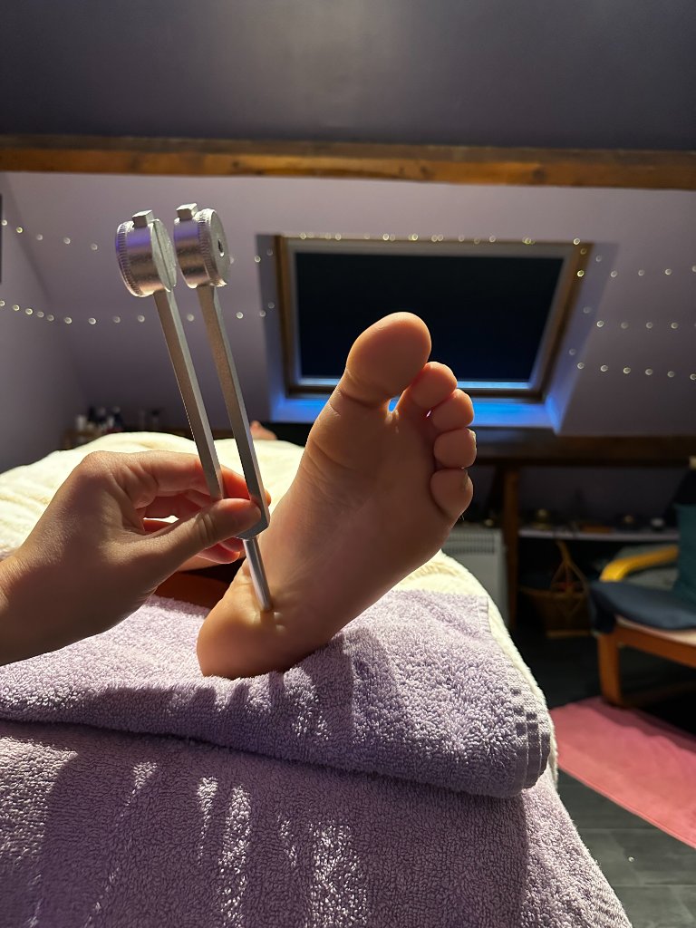 Échappée Sensorielle : Diapasons & Réflexologie