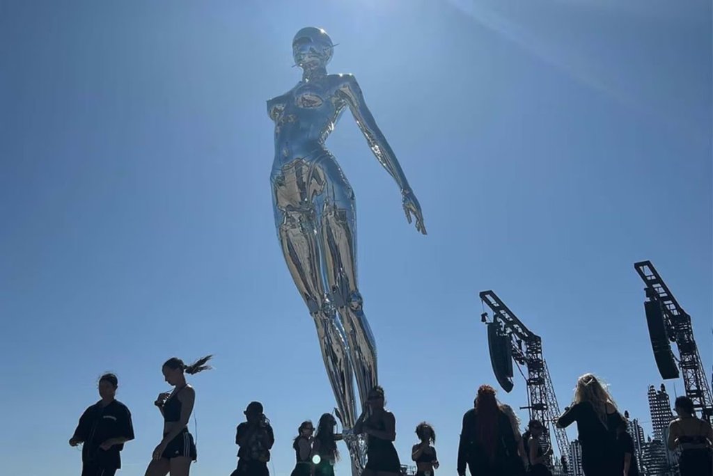 The Weeknd After Hours Til Dawn Tour Sorayama Sculpture