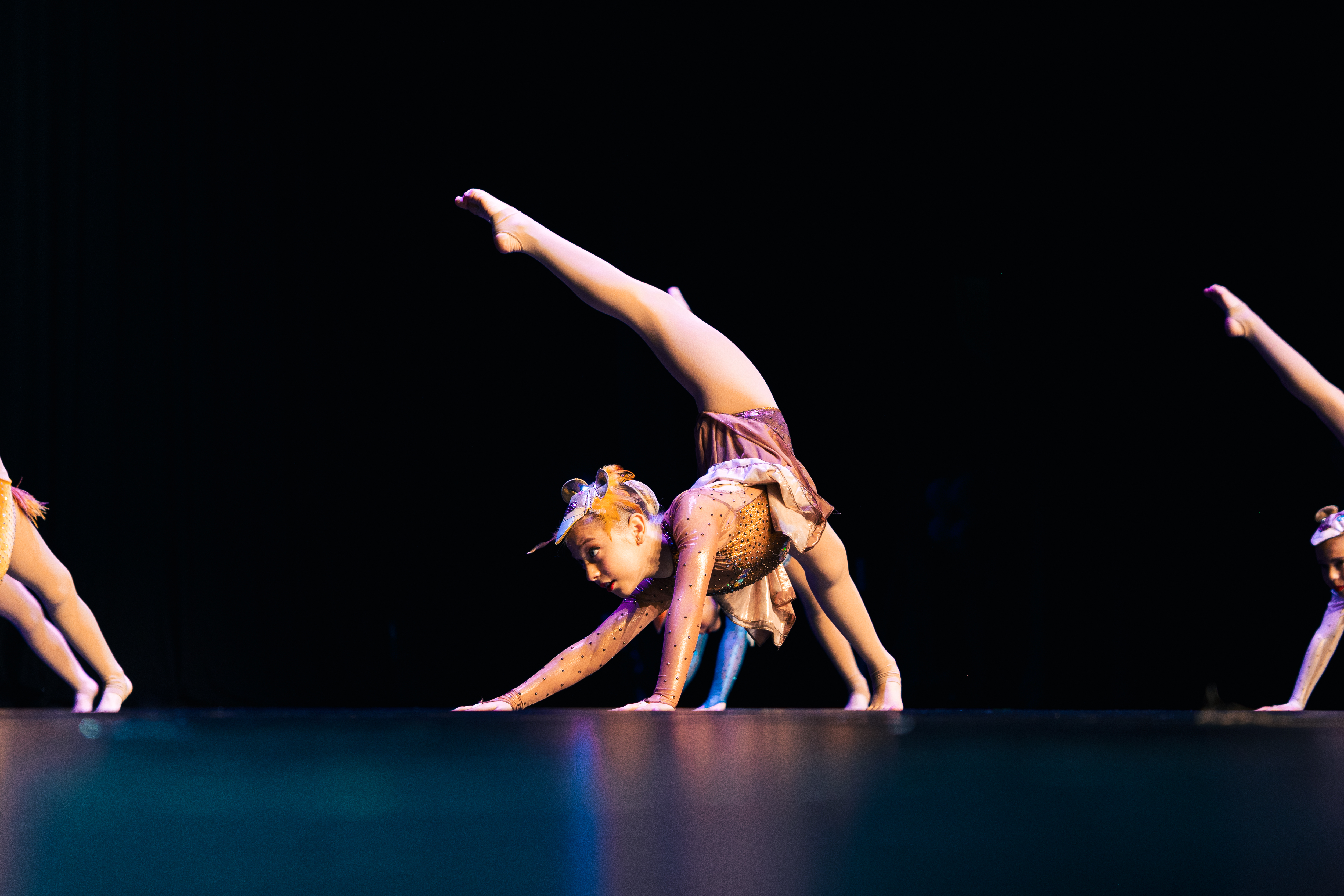 That's Showbiz dance competition performance - photo 2