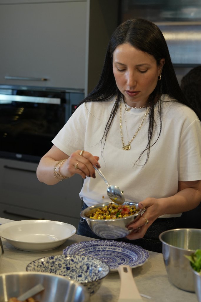 Adva Rois preparing food