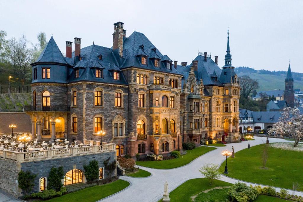Schloss Lieser – SimplyCharge Ladestationen