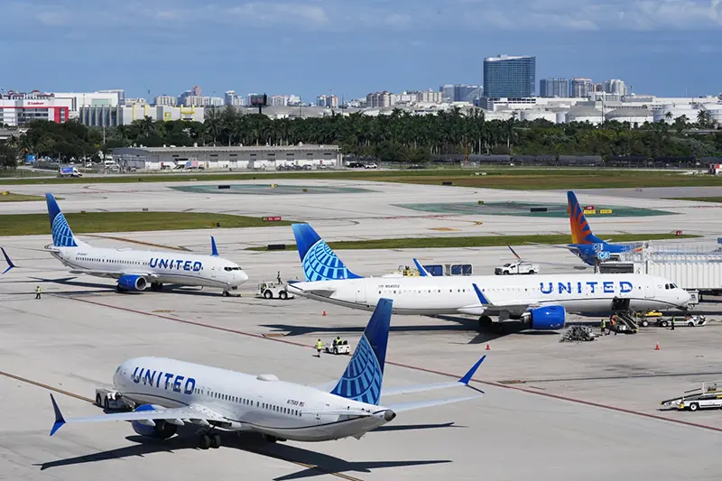 FAA lifts order slashing flights, allowing commercial airlines to resume their regular schedules