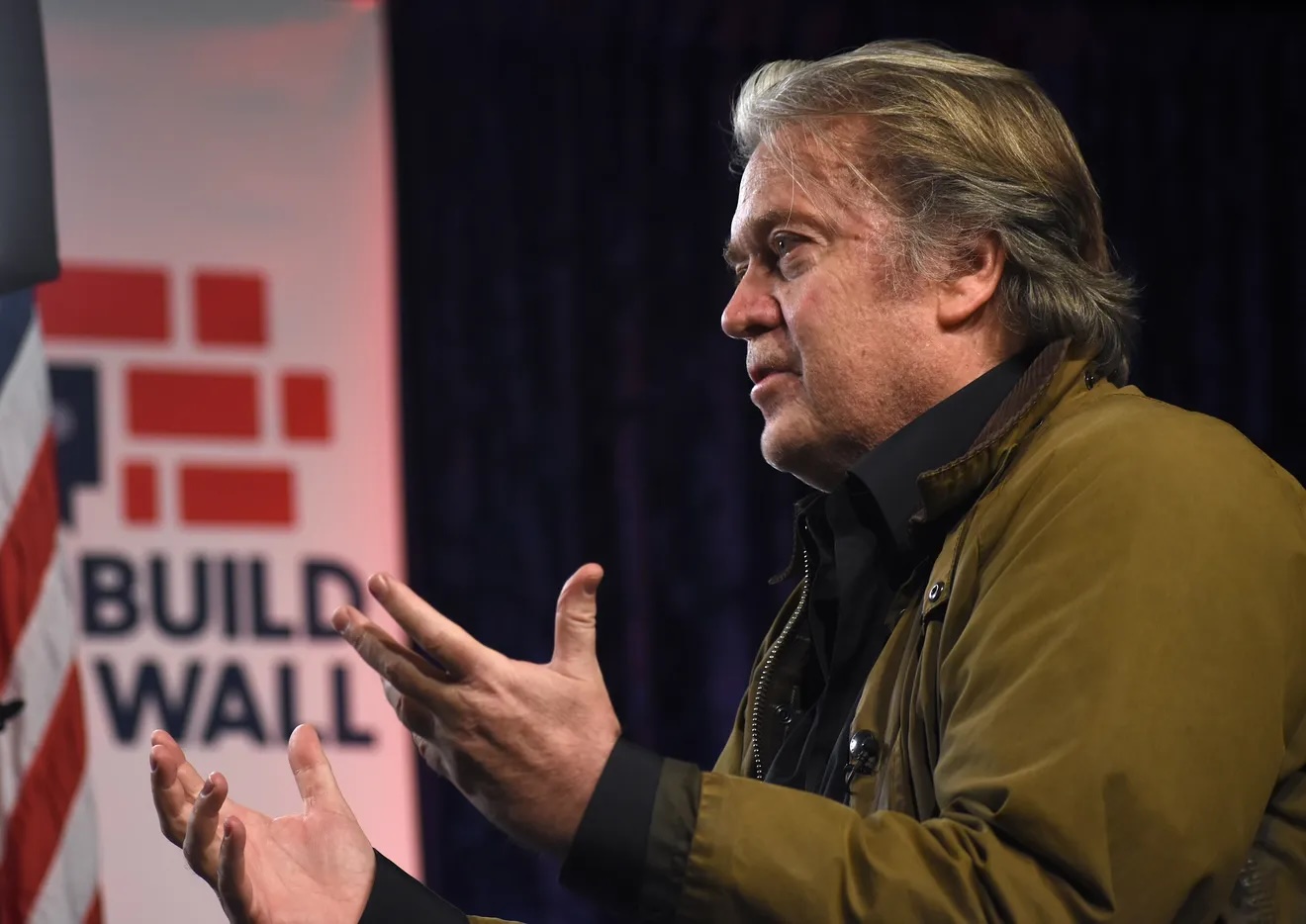 How Steve Bannon ripped of the " Build the Wall" Donors