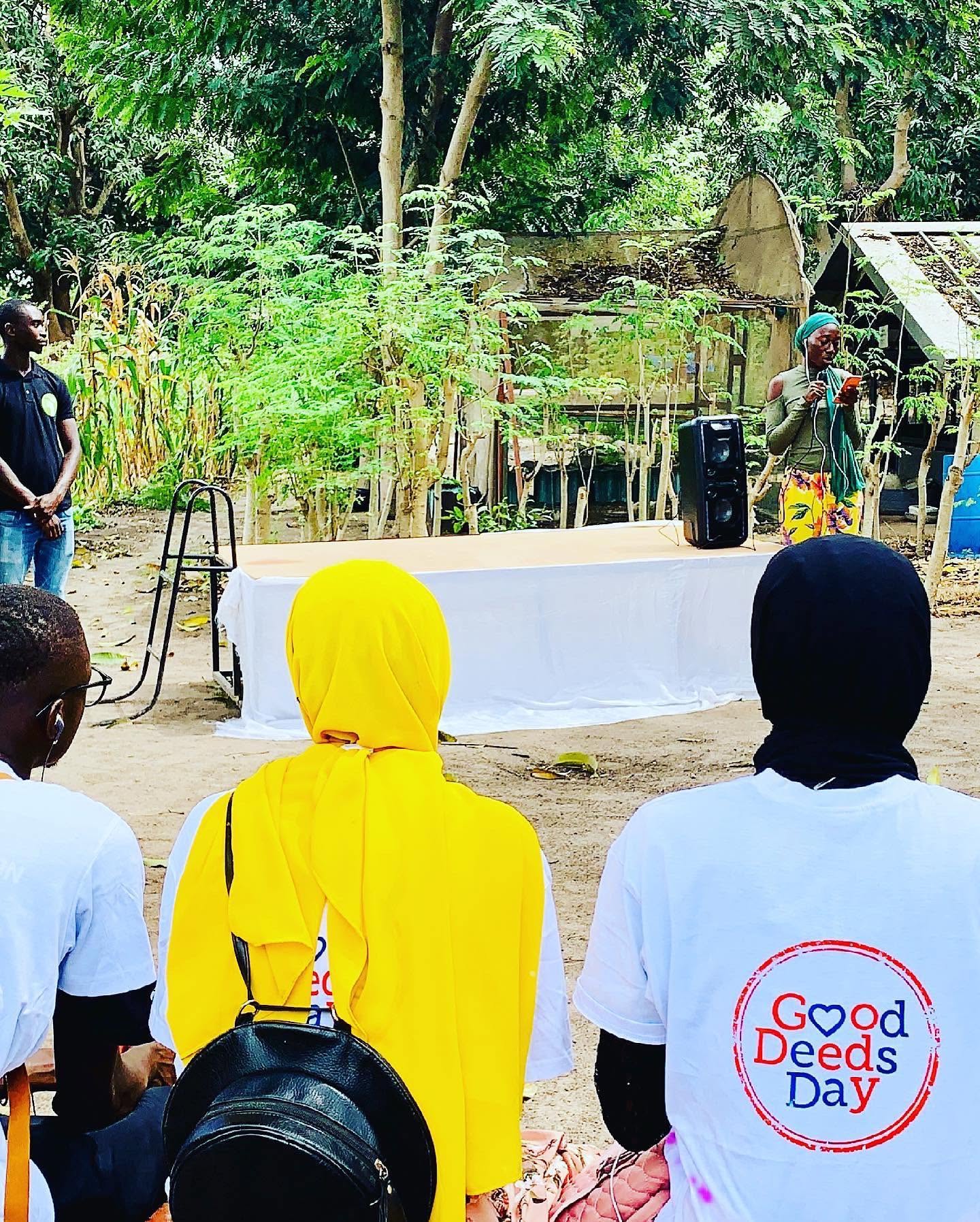 Community presentation in the garden