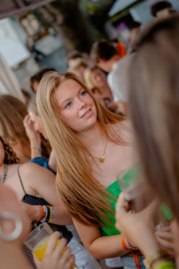 Party 7
