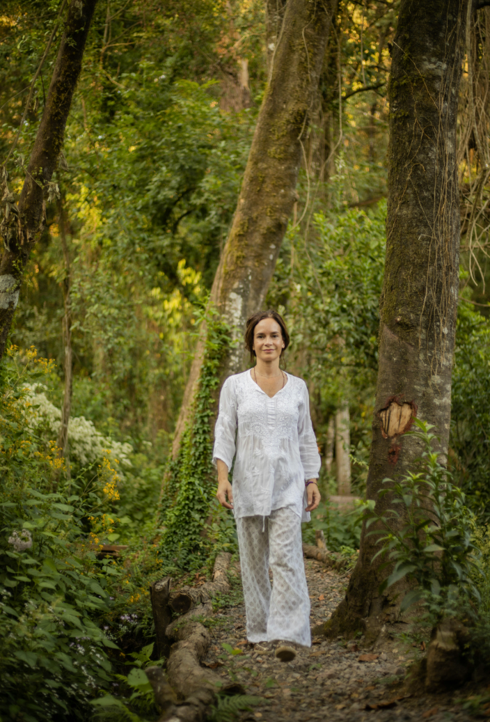 Ana Desvignes en el sendero