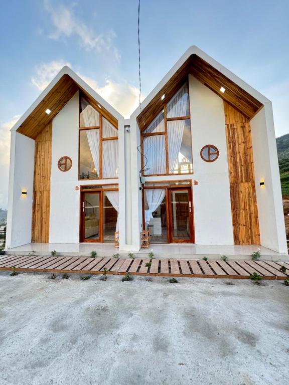 Twin Peak Villa