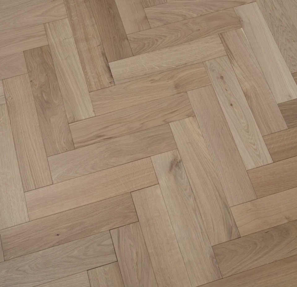 Modern Line 18mm Herringbone 18/3x80x300 - Classic Unfinished 4v