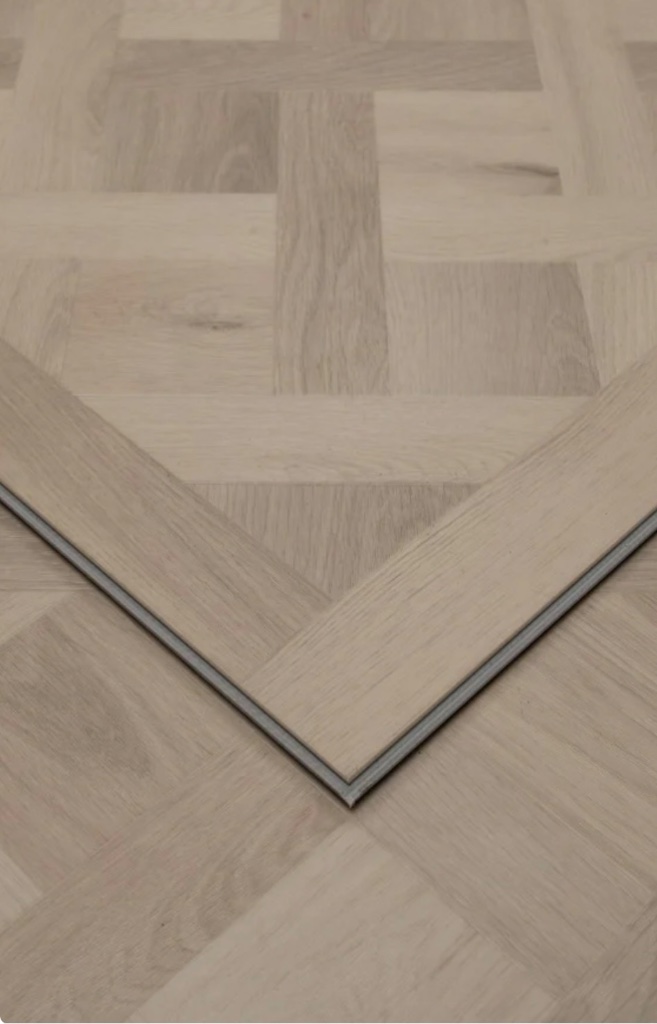 Glacier Court Versailles Panels